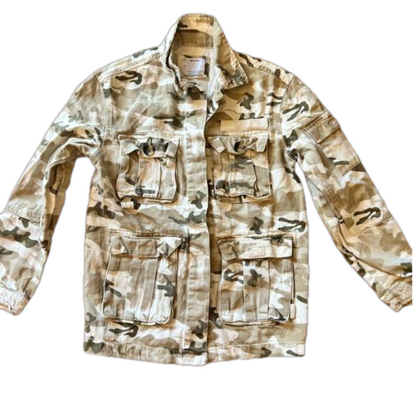 BERSHKA camo jacket 🧥 - Picture 1 of 5